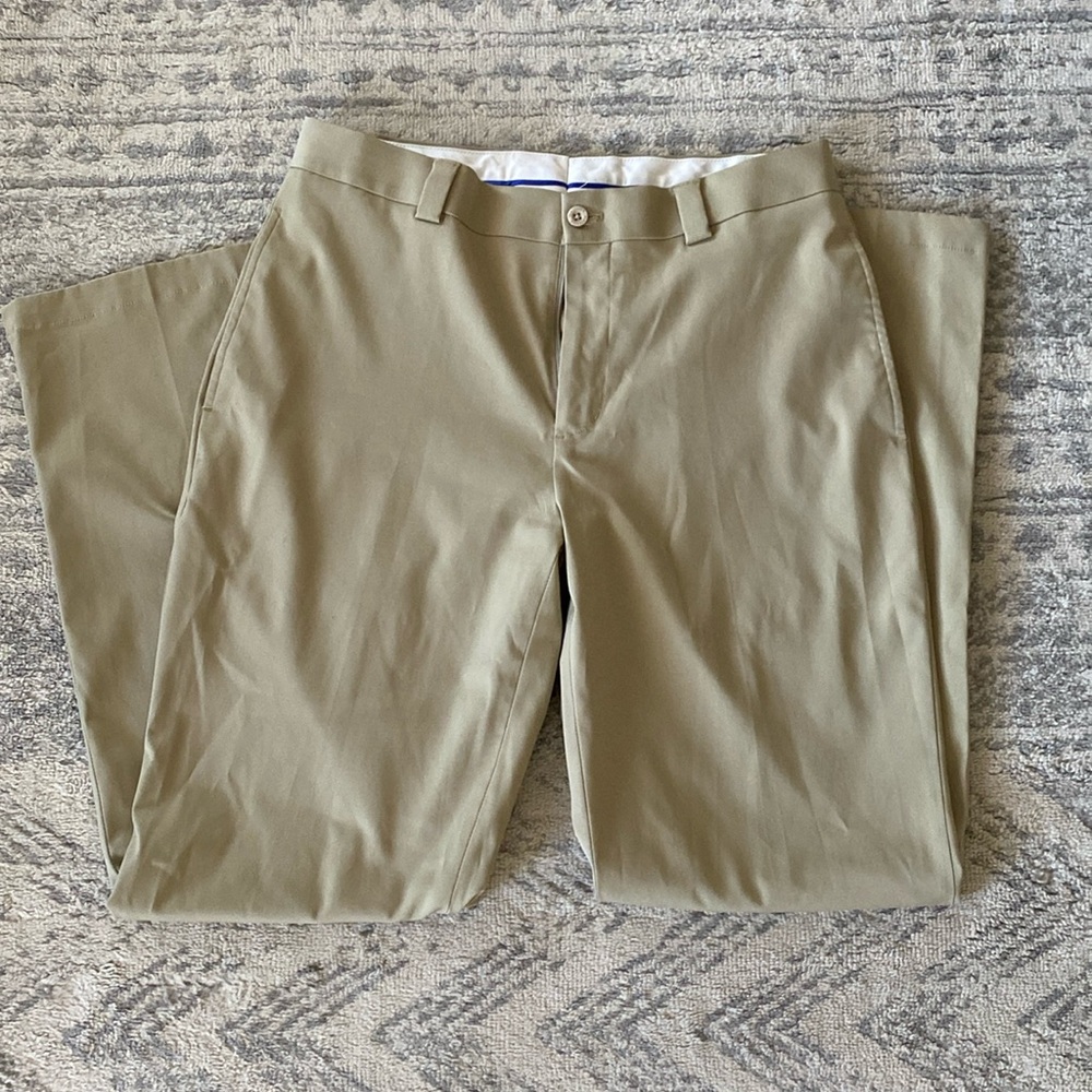 Men’s khaki golf pants
